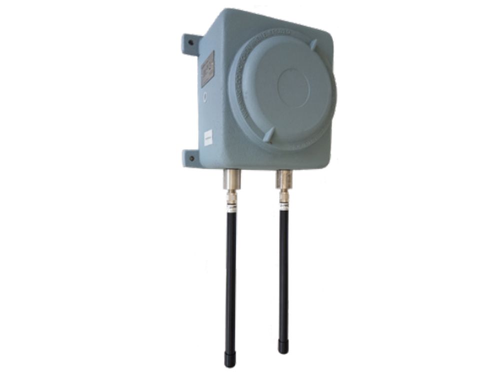 Afbeelding 8379 DECT IBS ATEX Outdoor Base station, supplied with external Antennas